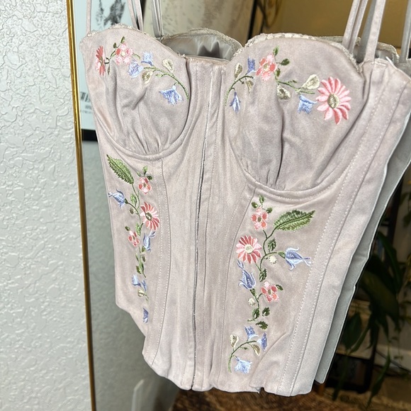 HOUSE OF CB 'Petunia' Light Lavender Embroidered Corset NWOT - Picture 9 of 10